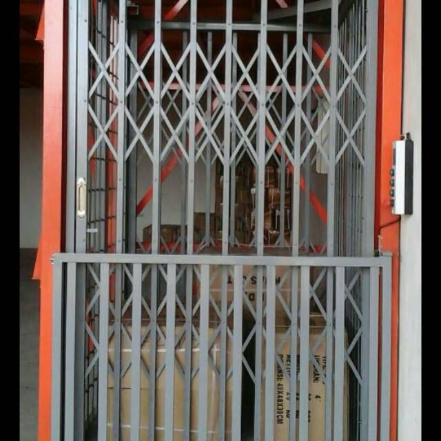 lift barang cargo lift