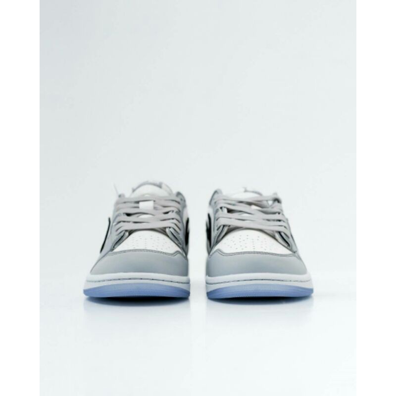 Jordan 1 Retro Low Grey Black Sail