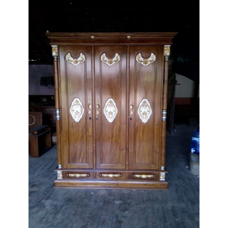 Lemari jati 3 pintu