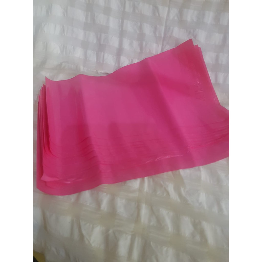 

Polymailer / Kantong dengan perekat Pink ukuran 17 x 30 Cm (10Pcs)
