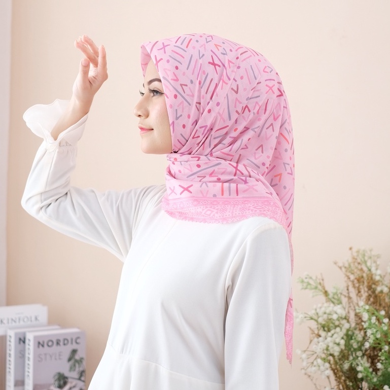 Mevrouw Hijab SAFI 110x110 Ultrafine Lasercut-Pink Blossoms