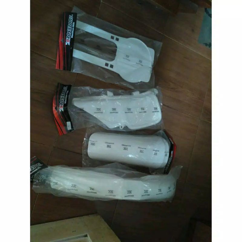 COVER BODY SET TS 125 MERK XCROSBONE