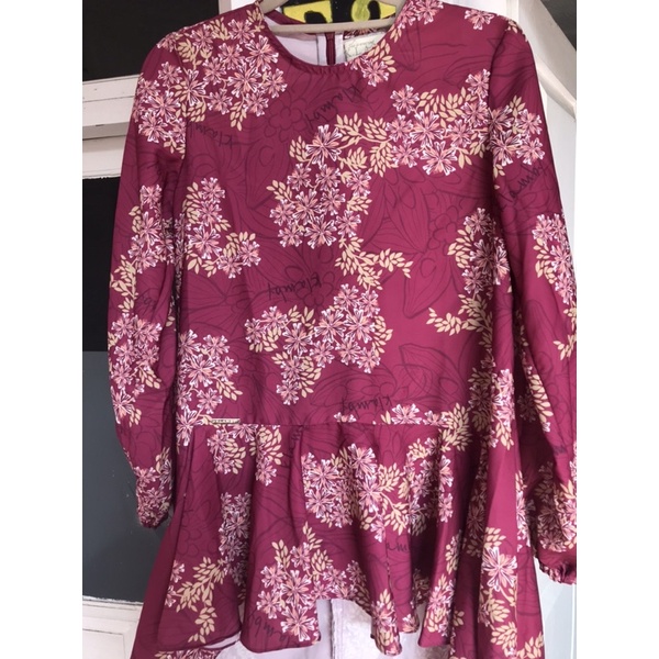 Preloved Aubree Tunik Wearing Klamby XS Raspberry Motif Serupa Bella Blouse