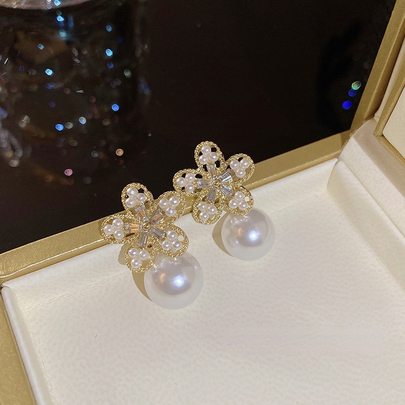 Anting Tusuk Bentuk Bunga Hias Mutiara Zircon Gaya Retro Korea Untuk Wanita