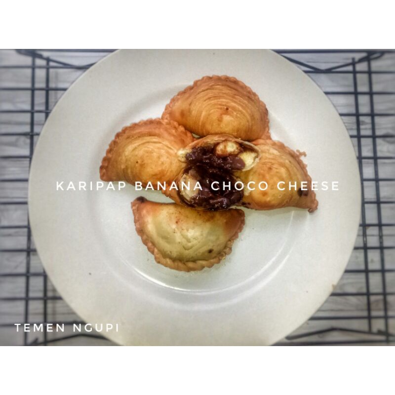 

Sweet Karipap Banana choco cheese