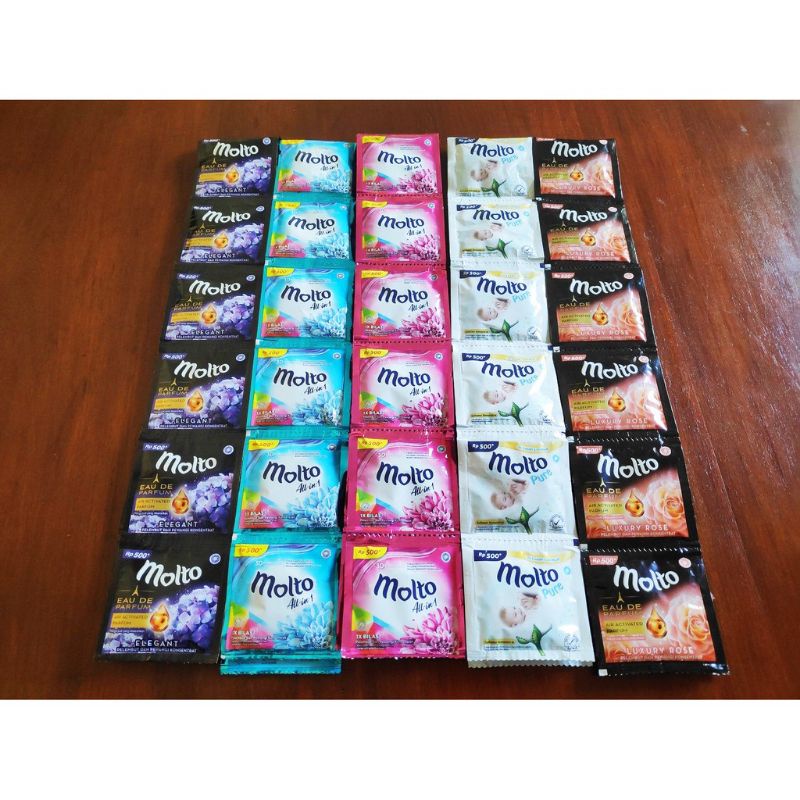 Molto pewangi sachet