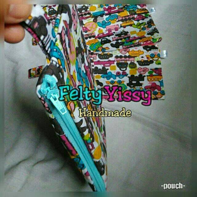 

Tempat pensil tempat kosmetik