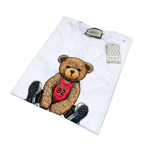 T - Shirt  GCC BEAR – Fashion Trendy Casual Unisex Good Brand Quality 99% Realpict  ✓ Bahan   : COTTON COMBED (  Nyaman, Halus di kulit, tidak Panas / Gerah, dan Menyerap Keringat ) ✓ Jahitan : Overdeck ✓ Sablon : Plastisol ( Tebal, Nyaman, Halus di kulit