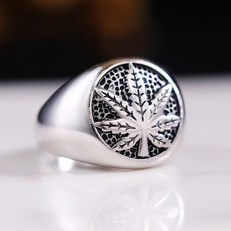 Cincin Desain Daun Maple Warna Silver Metalik Gaya Antik Untuk Pria Dan Wanita