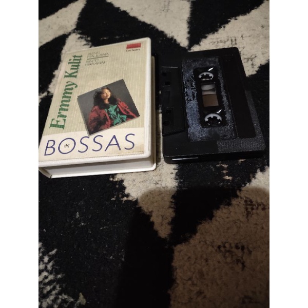 kaset pita ermmy kulit / pop bossas