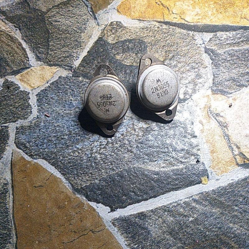 Transistor jengkolan 2N3055 MOTOROLA