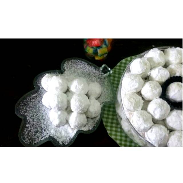 

Kue Putri Salju Kacang Mete dengan Keju | Kue Kering