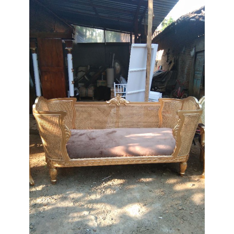 kursi pelaminan doyok rotan/bangku rotan.