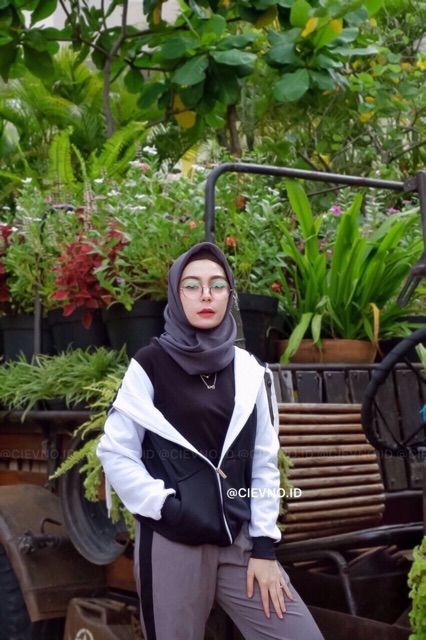 TWOCOLORS ZIPPER HOODIE POLOS Size M - XXL