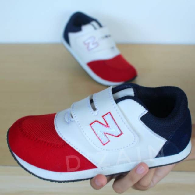 sepatu anak sneaker/sepatu anak sport
