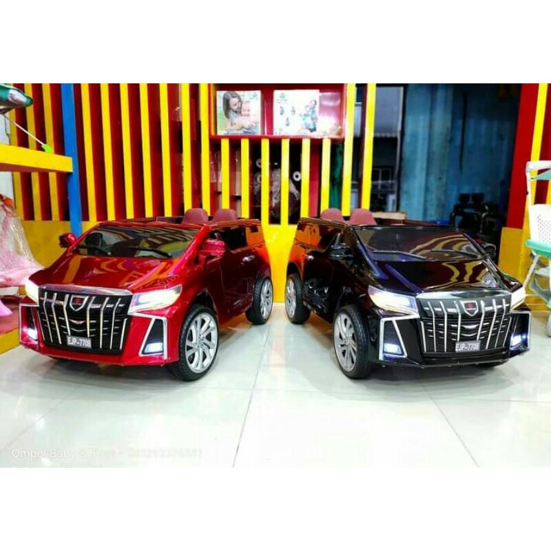Mobil Aki anak Alphard