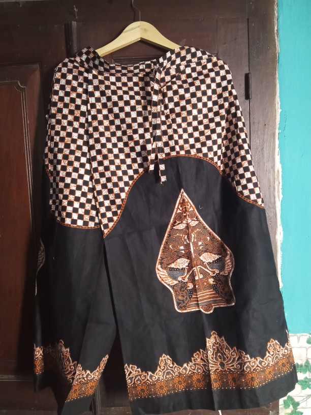 Setelan Clana Sarung & Koko Batik Solo Modern Lengan Panjang Dan Pendek Gunungan Hitam Kotak Kotak