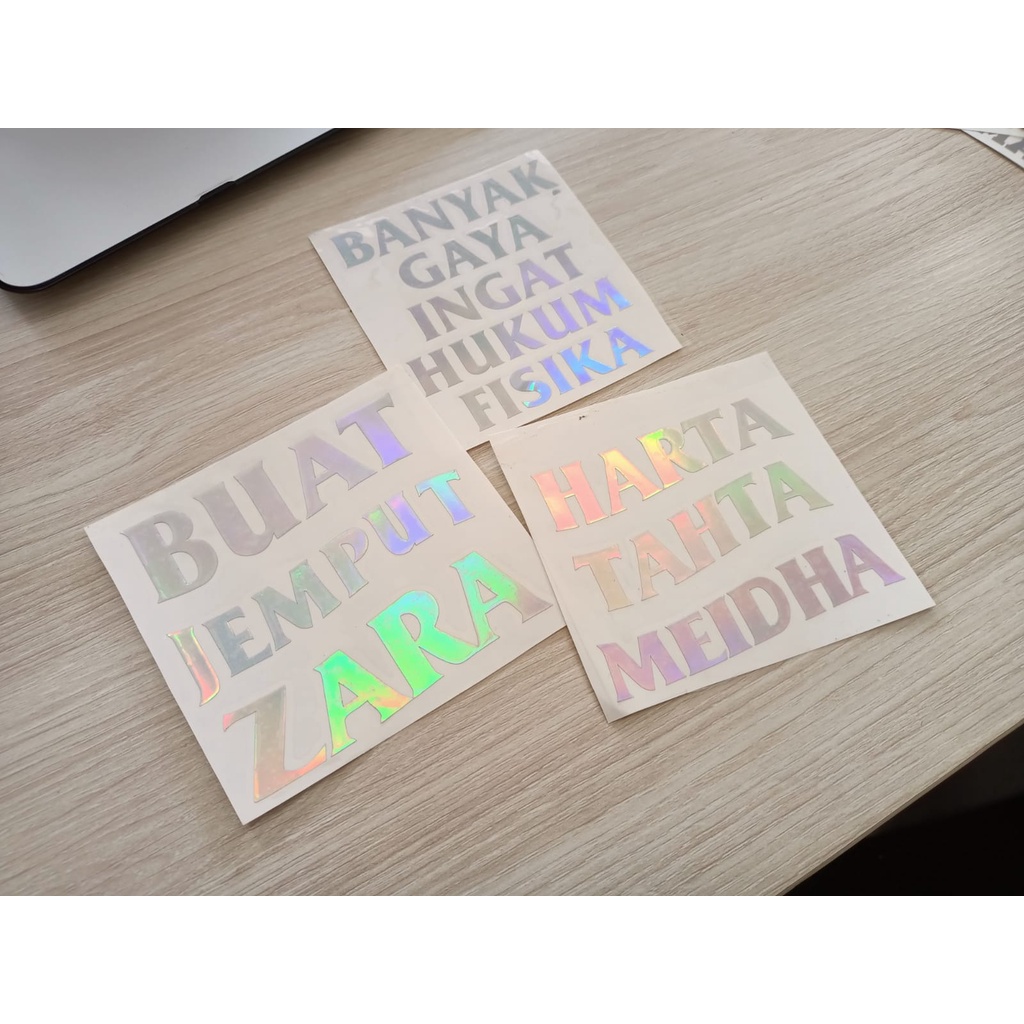 

Custom Sticker Hologram Stiker Vinyl Cutting Tulisan Harta Tahta Custom Nama / Tulisan Bebas 3 Baris