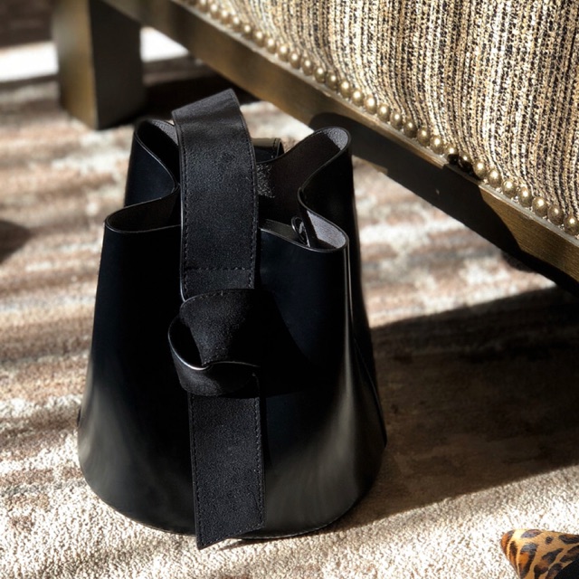 Kwani Suede Knot Bucket Black