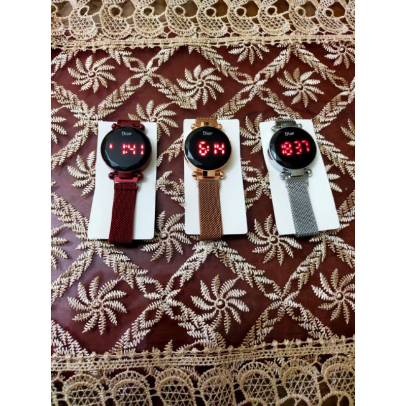 Jam tangan Magnet Digital