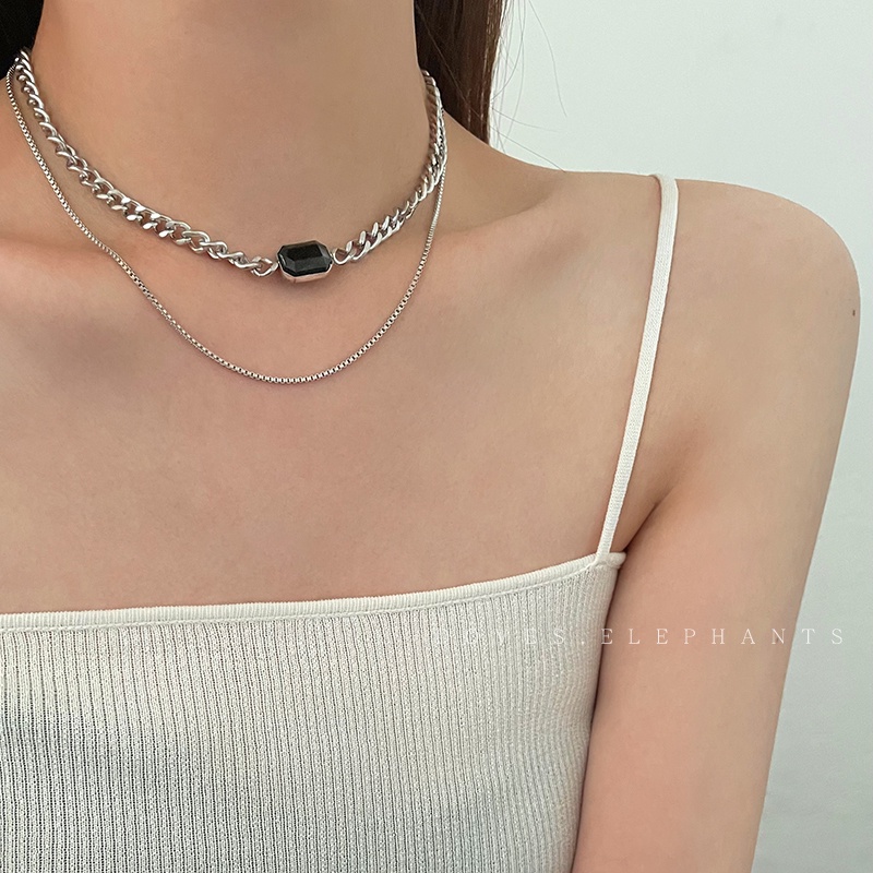 Kalung Rantai Klavikula Lapisan Ganda Bahan titanium steel Aksen Batu Permata Hitam Gaya hip hop Minimalis