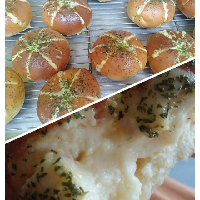 

Korean garlic cheese bread