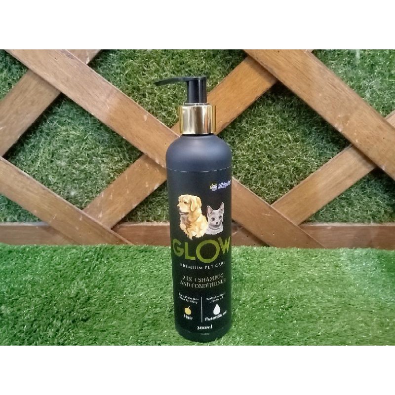 Glow Shampoo 300ml Shampoo Anjing Kucing