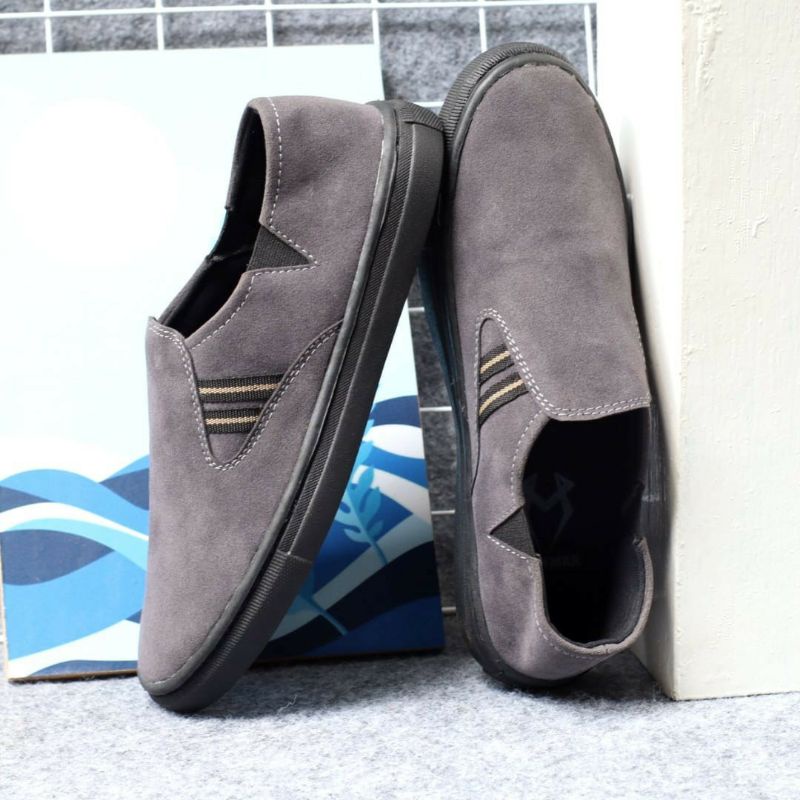 MADEMAX XEBEC Sepatu Slip On Pria Casual Santai Sneakers Tanpa Tali Spatu Selop Pria Kerja Semi Formal Outdoor