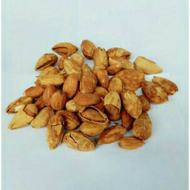 KACANG ALMOND 1kg