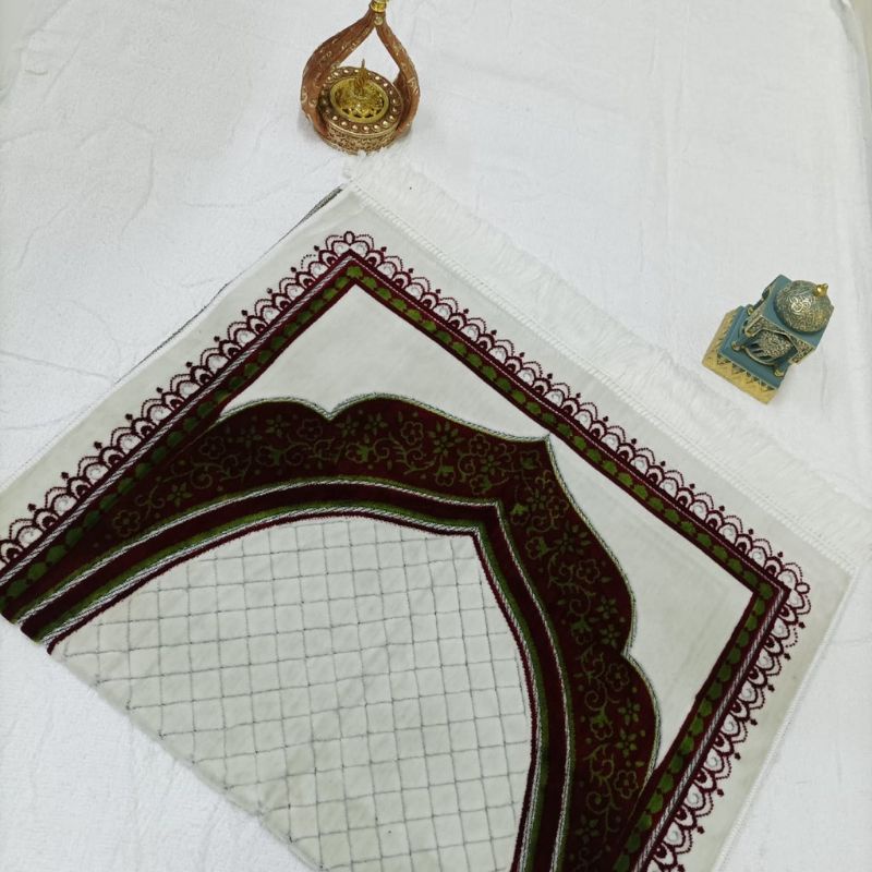 SAJADAH TURKI SAFATEX SIMLI,SAJADAH SESERAHAN HANTARAN PERNIKAHAN SOUVENIR,SAJADAH TEBAL DASAR PUTIH MOTIF WARNA TERBARU