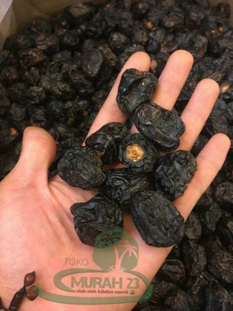 

Kurma ajwa 1kg / Kurma Ajwa nabi 1 kg Premium / Kurma Ajawa Aliyah