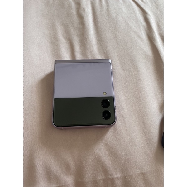 Samsung Galaxy Flip 3