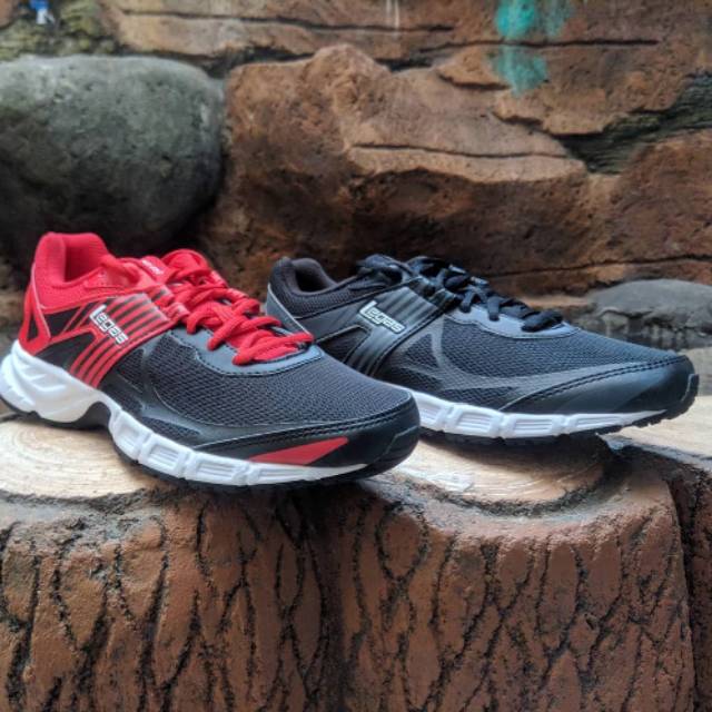 Sepatu Running Sneakers Legas Iron LA M 2 Warna