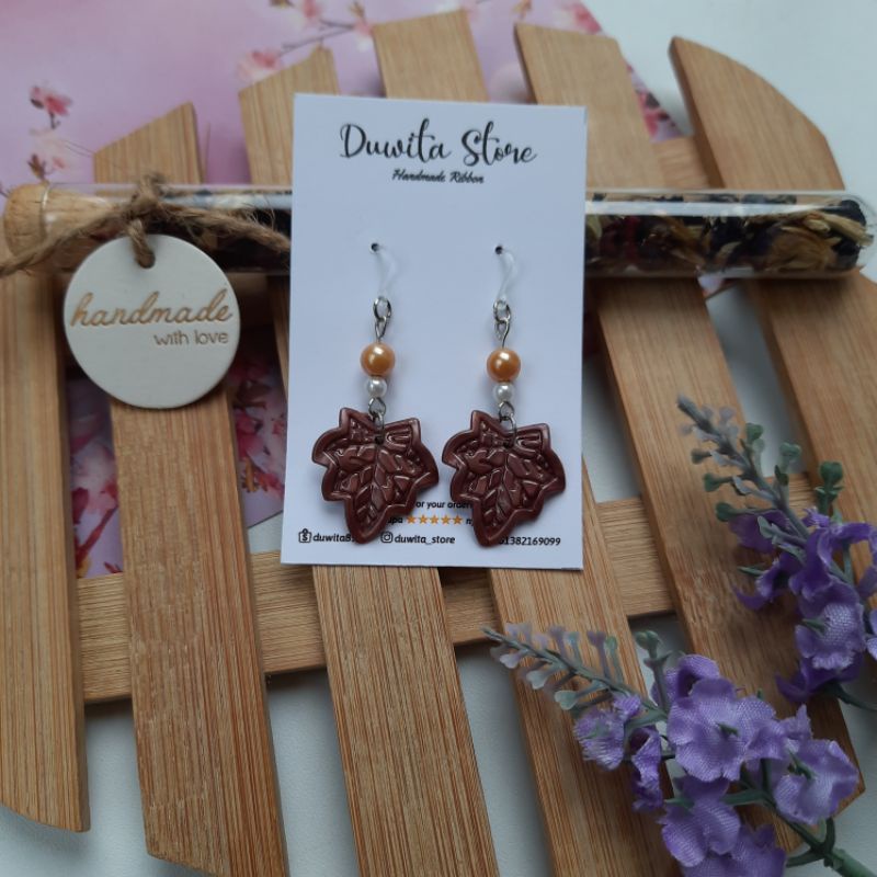 HANDMADE ANTING ANAK/DEWASA KAITAN PLASTIK MOTIF DAUN ANGGUR