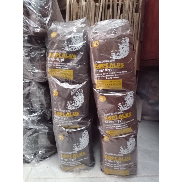 

Kopi bubuk kopi alus kromo inggil (Hitam 100g)