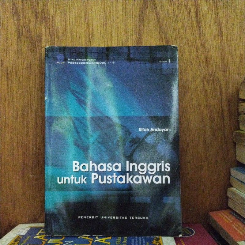 Buku materi pokok Bahasa Inggris untuk pustakawan UT. Buku universitas terbuka.  m1a