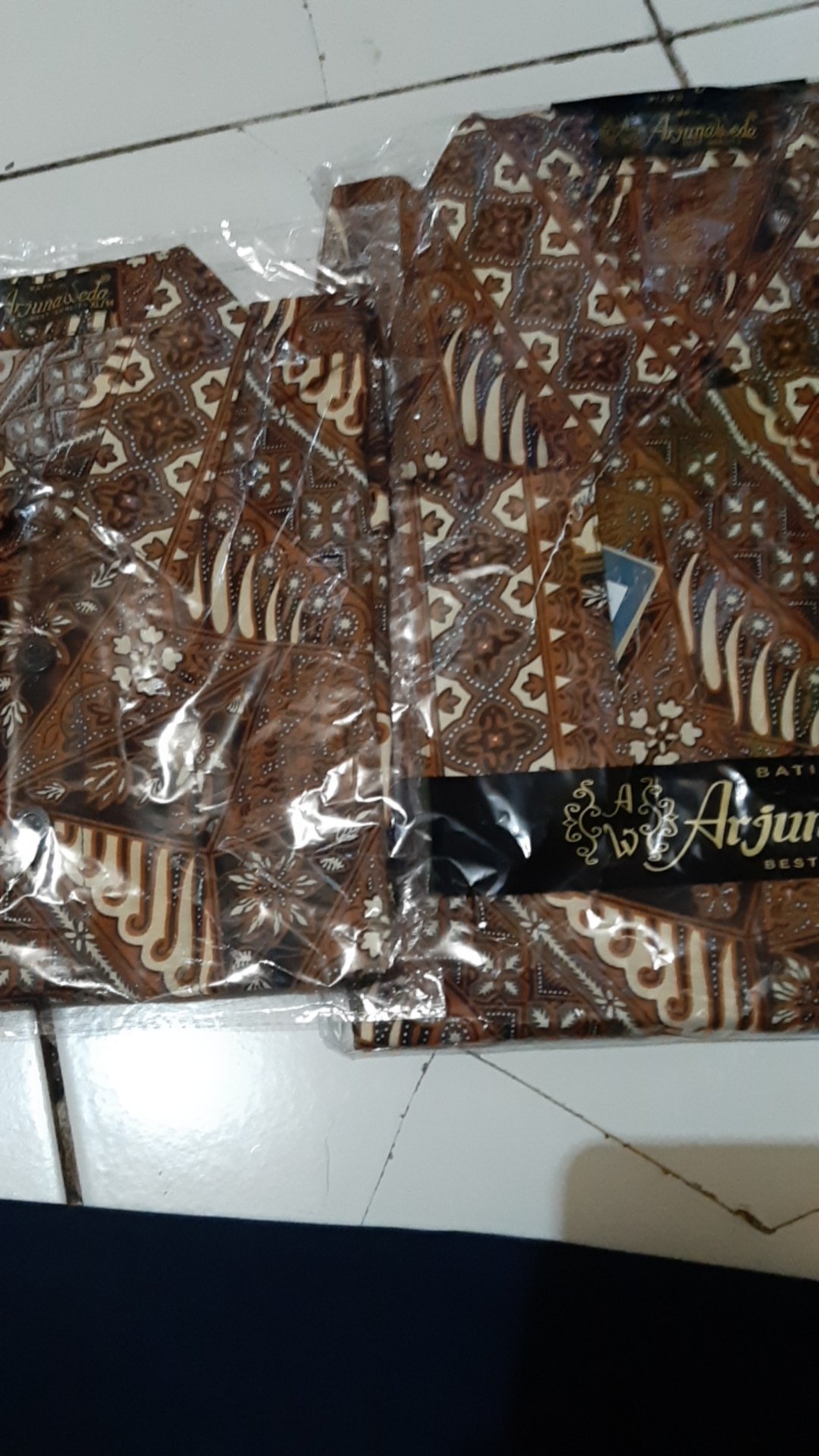 Arjuna Weda Kemeja Batik Parang Segitiga
