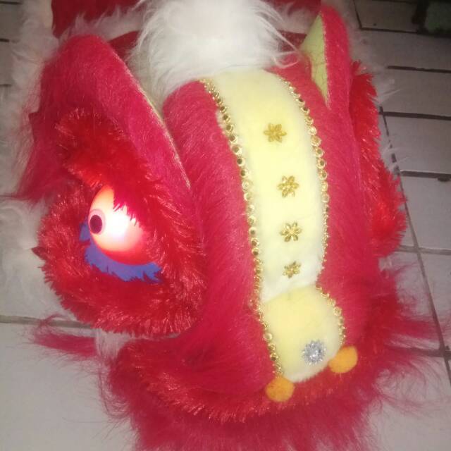 Barongsai mata nyala, mainan