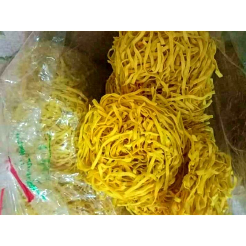 

Mie Kuning Padang 1 Bal ( 5 Kg )| Mie Kuning Kering Khas Padang | oleh-oleh Padang
