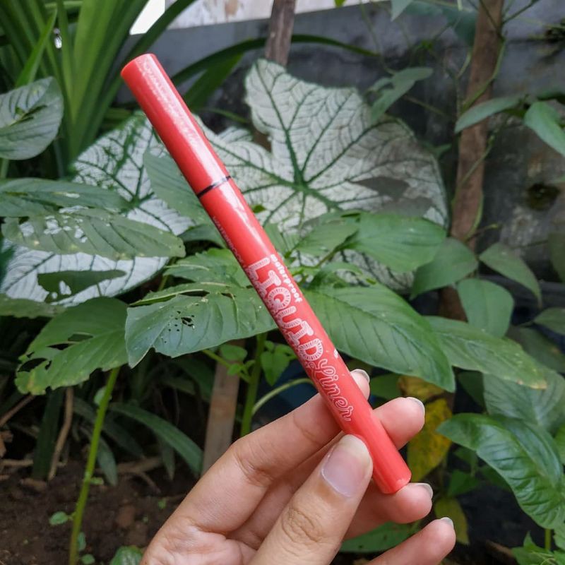 ✨Hideem✨ Marshwillow Black Forest Liquid Eyeliner