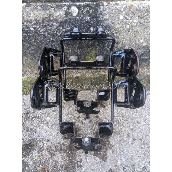 Bracket lampu depan gl max original bekas copotan dudukan pangkon lampu depan gl max ori copotan