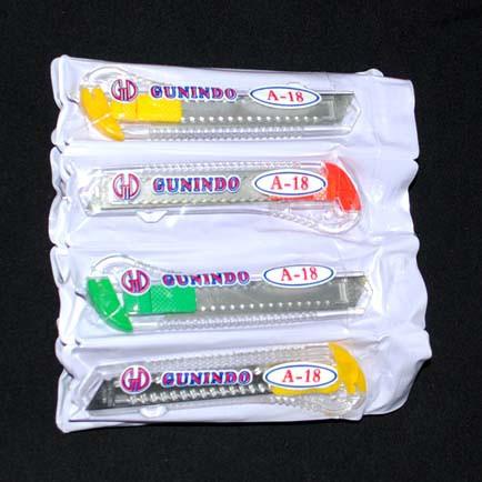 

Cuter Cutter Gunindo A-18 A18 Peso Pisau silet pemotong Kertas L-150 L150 murah berkualitas Best Seller