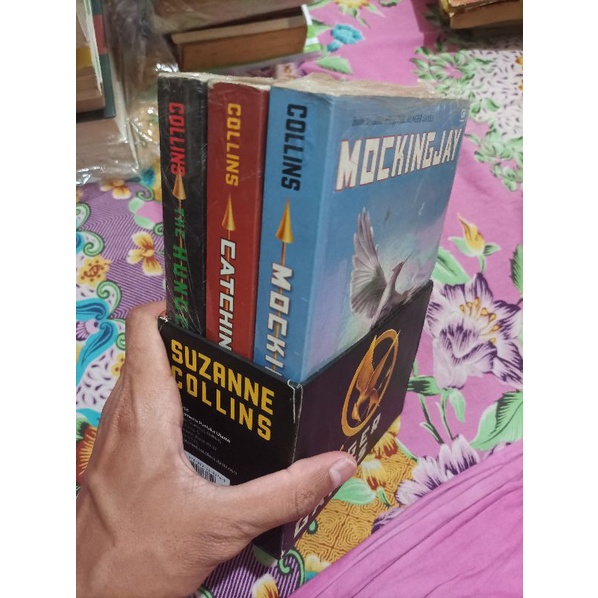 Original Boxset Box Set Trilogi Hunger Games karya Suzanne Collins