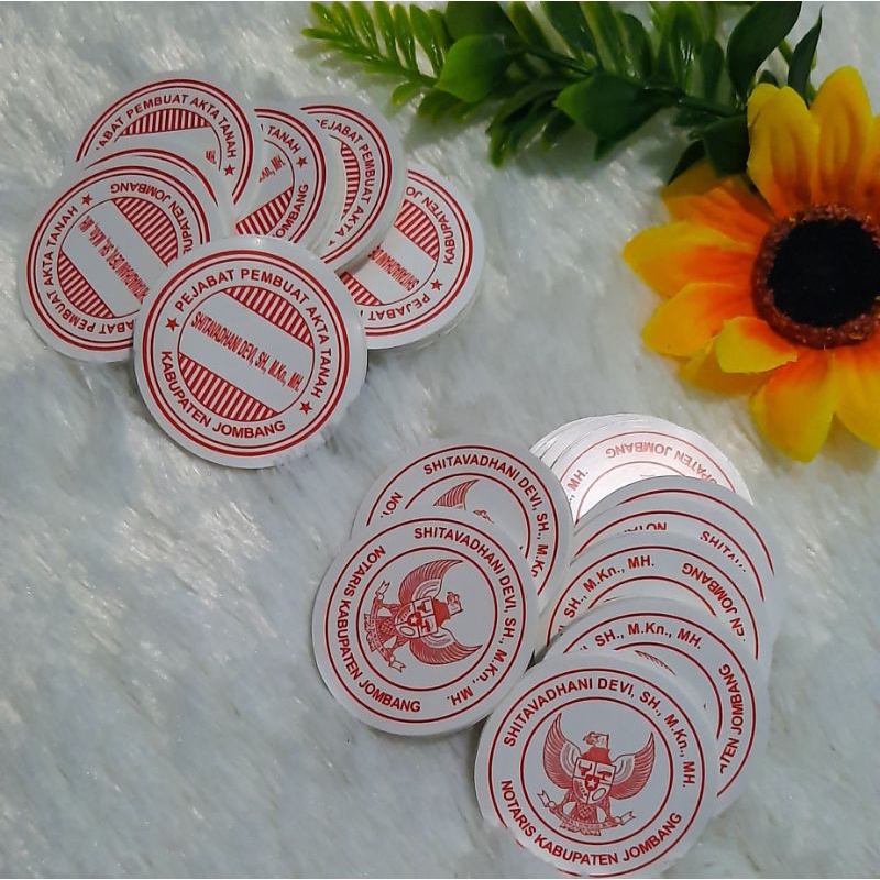 

CETAK STIKER VYNIL & PLONG BULAT 4 CM