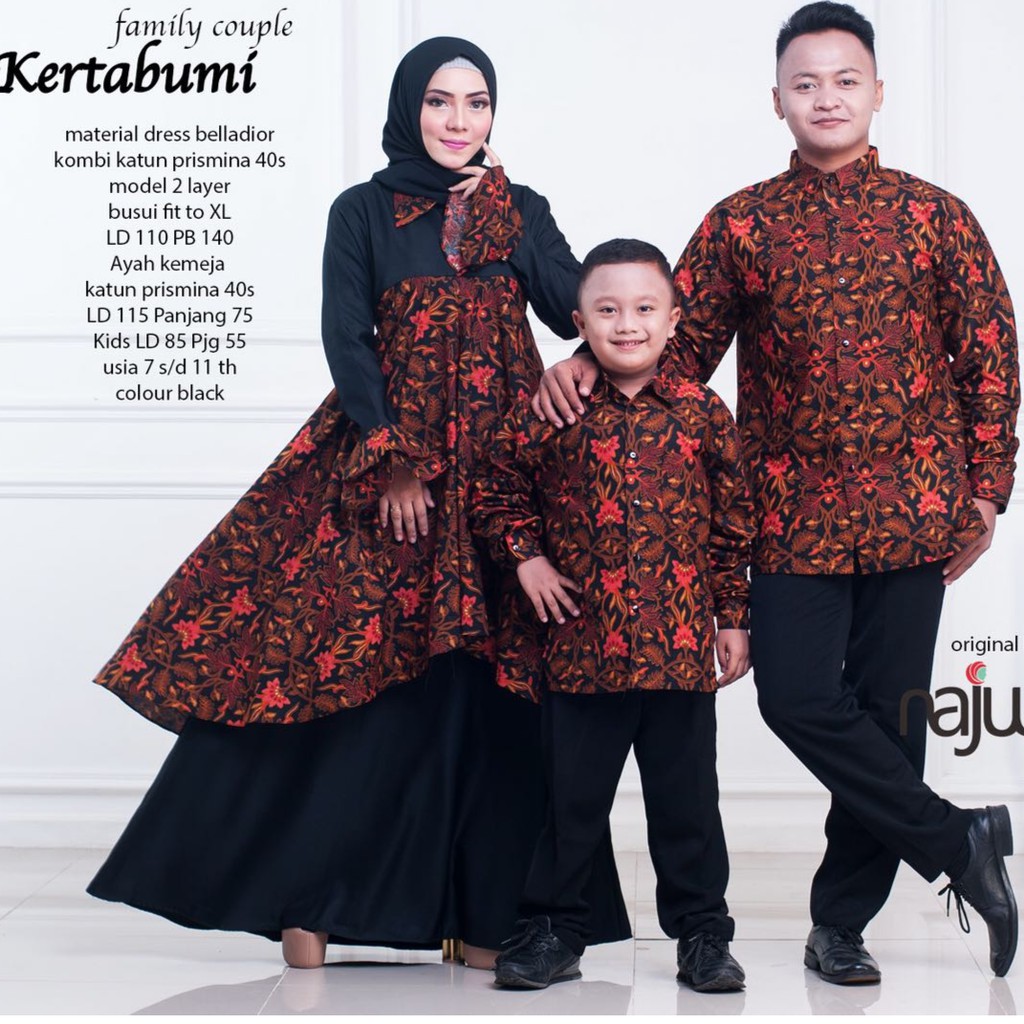 430 Koleksi Model Baju Couple Anak Ibu Dan Ayah Gratis