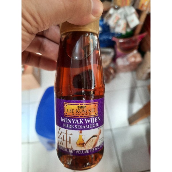 

minyak wijen lee kum kee