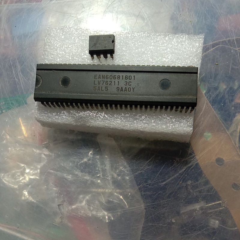 IC LV76211  3C + IC memori