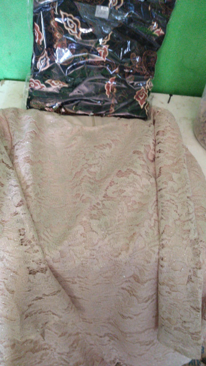 Couple Kebaya Brokat Jumbo Set Kemeja Batik Pria Modern / Couple Batik Keluarga / Kemeje Batik Pria