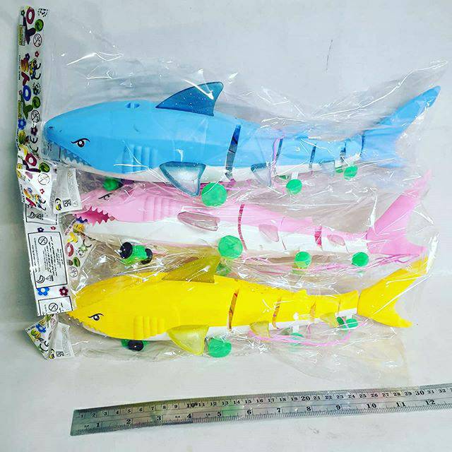 Mainan Ikan Hiu