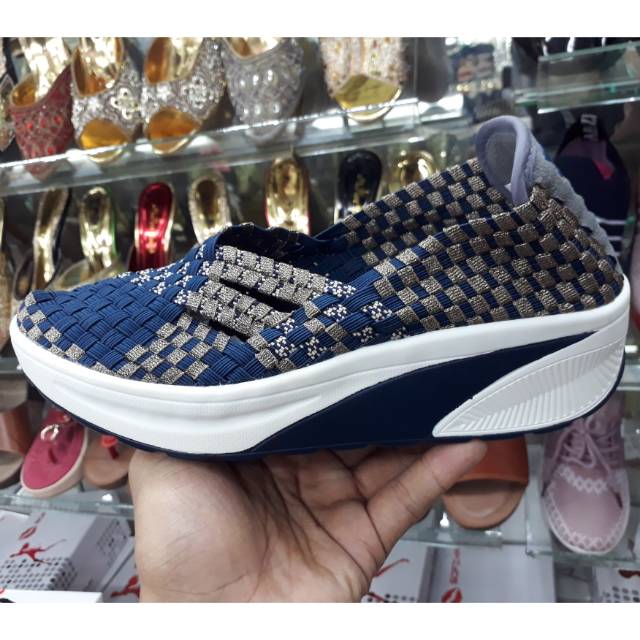 Sepatu rajut biru PATRIZIO import